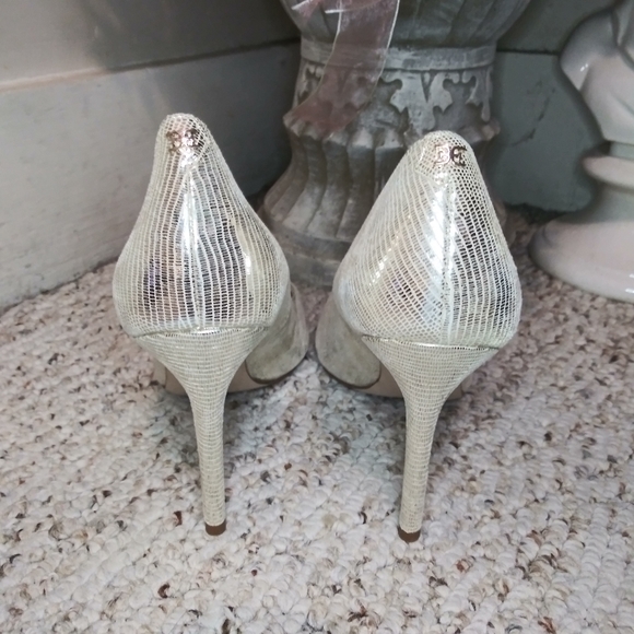 Sam Edelman Hazel Sexy Shimmery Gold, Lizard Printed Pointed Toe Leather Pumps - Picture 3 of 6